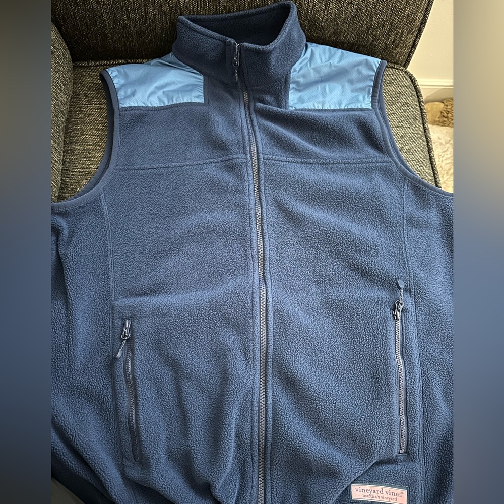 Vineyard Vines Vest in Medium